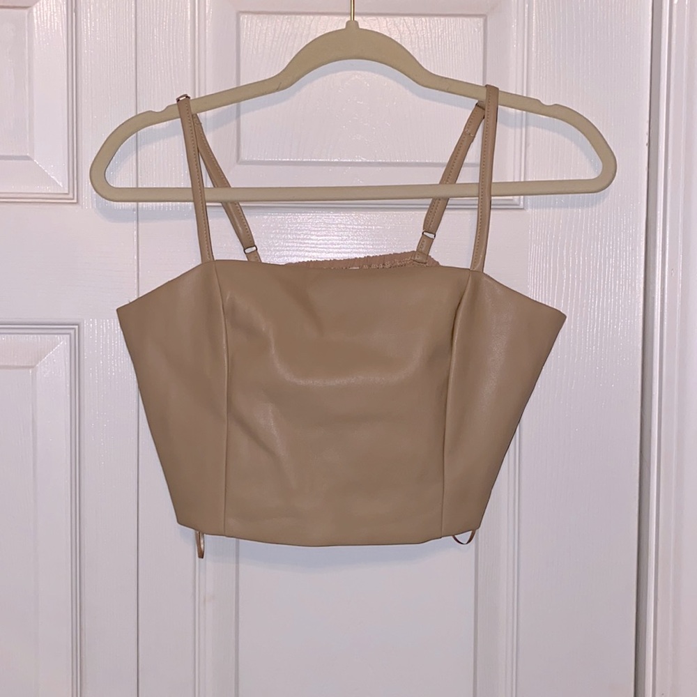 Boutique Kirious Los Angeles Tan/Cream Color Crop Top